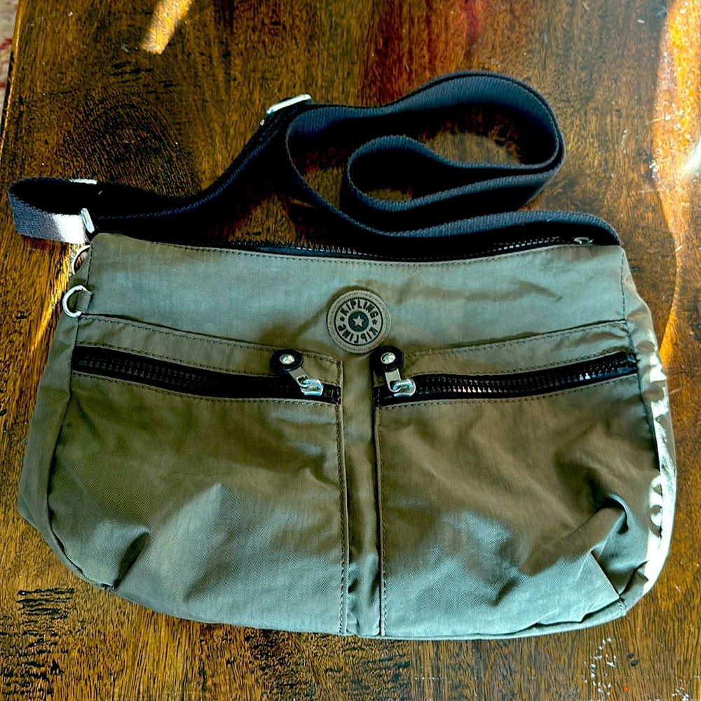 Kipling crescent bag